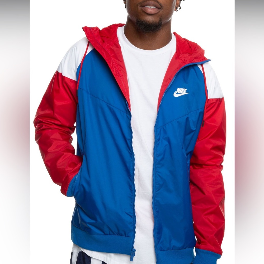 Nike Men's Blue & Red Colorblock Windbreaker Jacket. Windrunner.